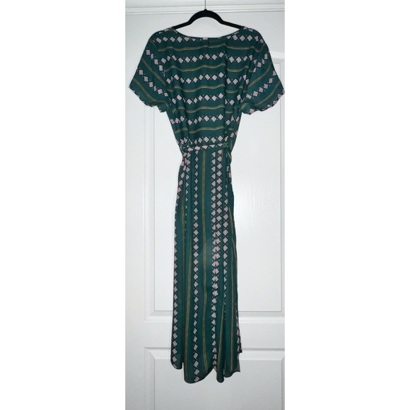 NWOT Green Shein Plus Size 2XL Dress Features Geometric Patterns Throughout - Picture 2 of 8